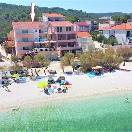 Marinovi Dvori Apartman Slatine Kültér fotó