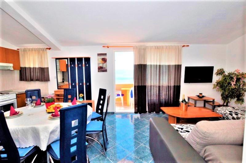 Marinovi Dvori Apartman Slatine Kültér fotó