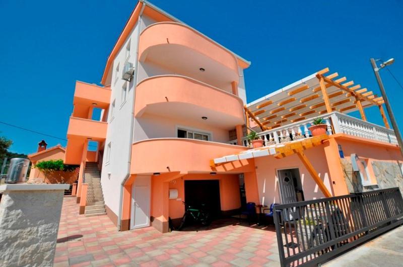 Marinovi Dvori Apartman Slatine Kültér fotó