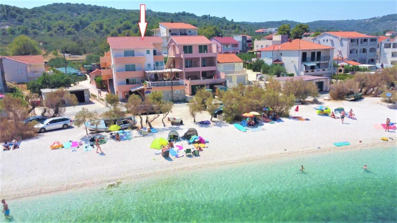 Marinovi Dvori Apartman Slatine Kültér fotó