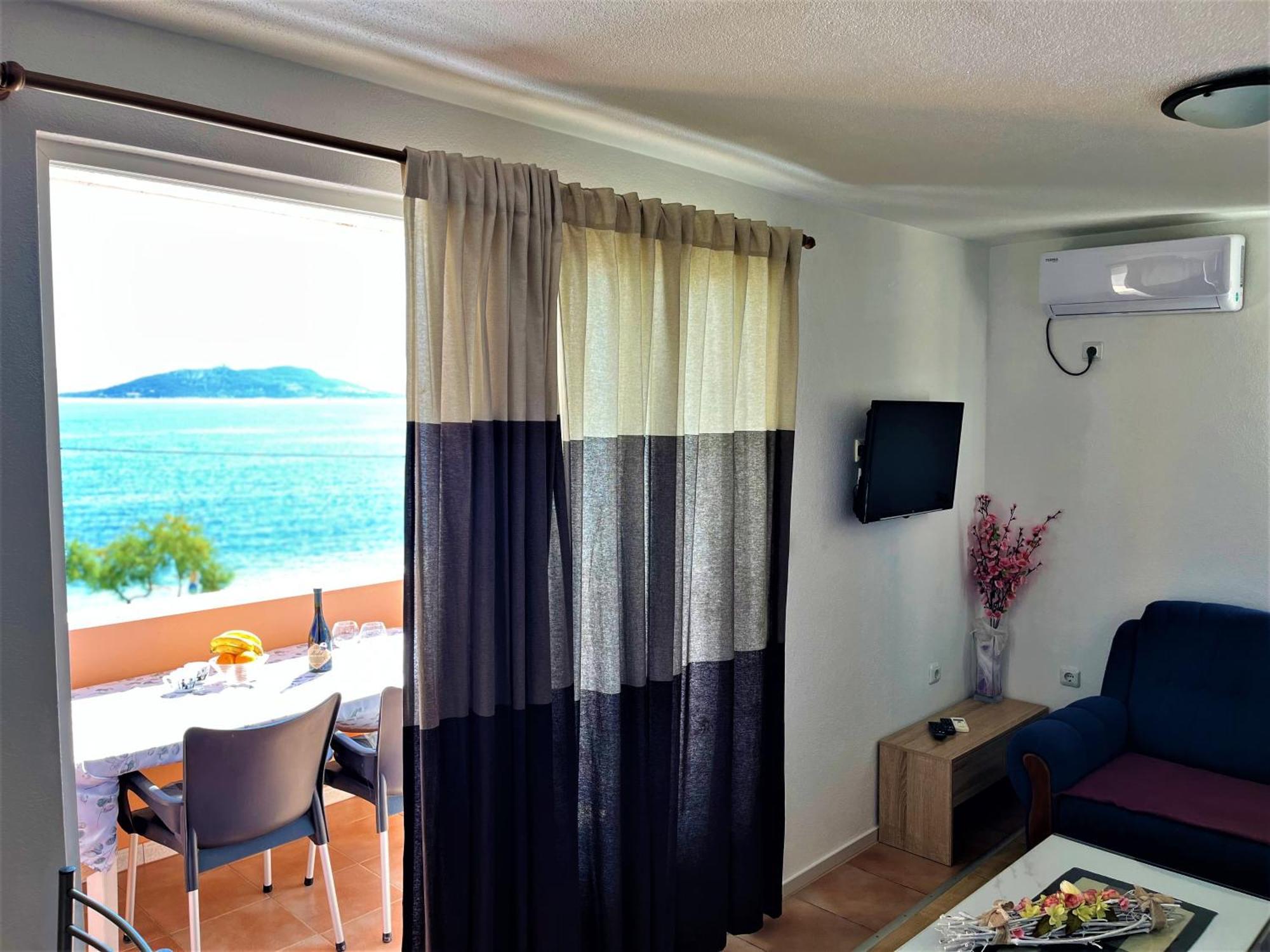 Marinovi Dvori Apartman Slatine Kültér fotó