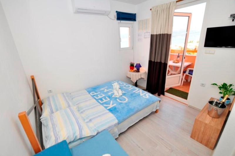 Marinovi Dvori Apartman Slatine Kültér fotó