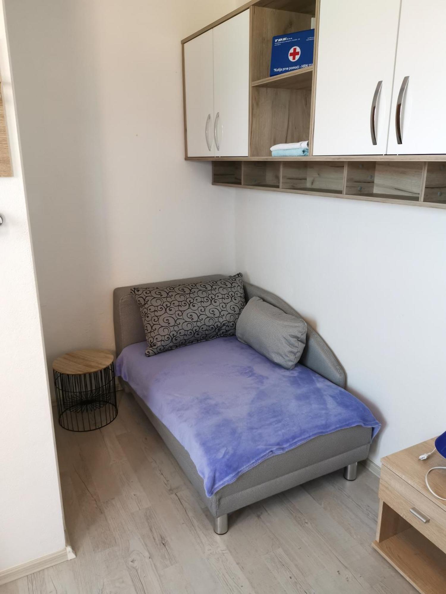 Marinovi Dvori Apartman Slatine Kültér fotó