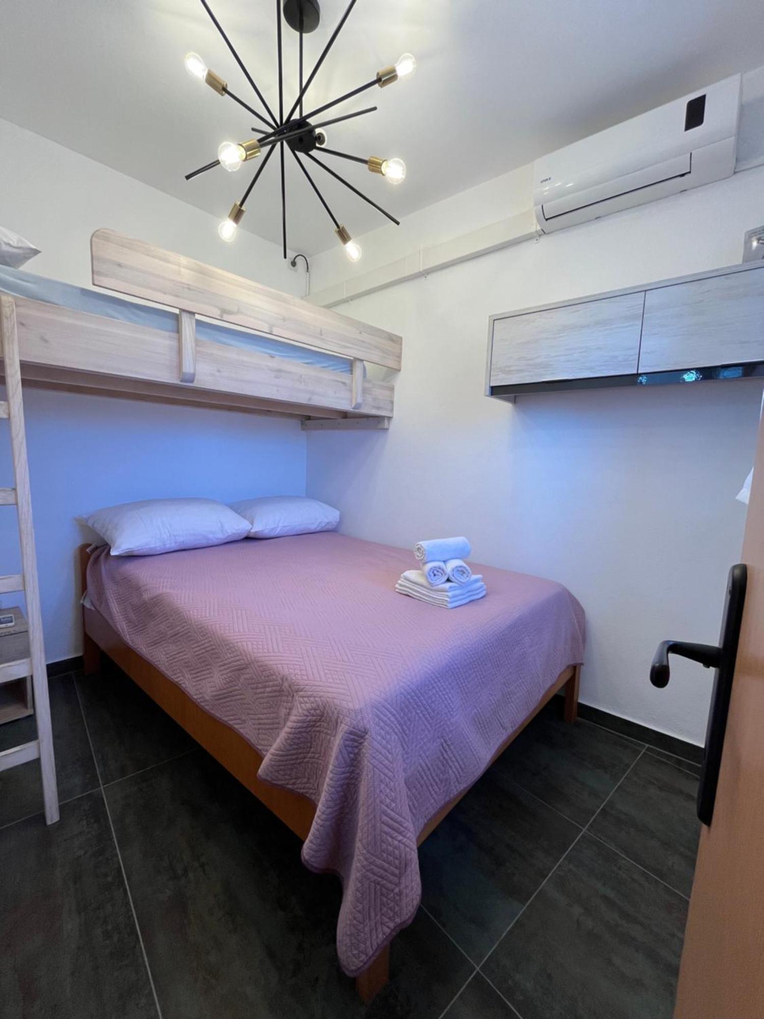 Marinovi Dvori Apartman Slatine Kültér fotó