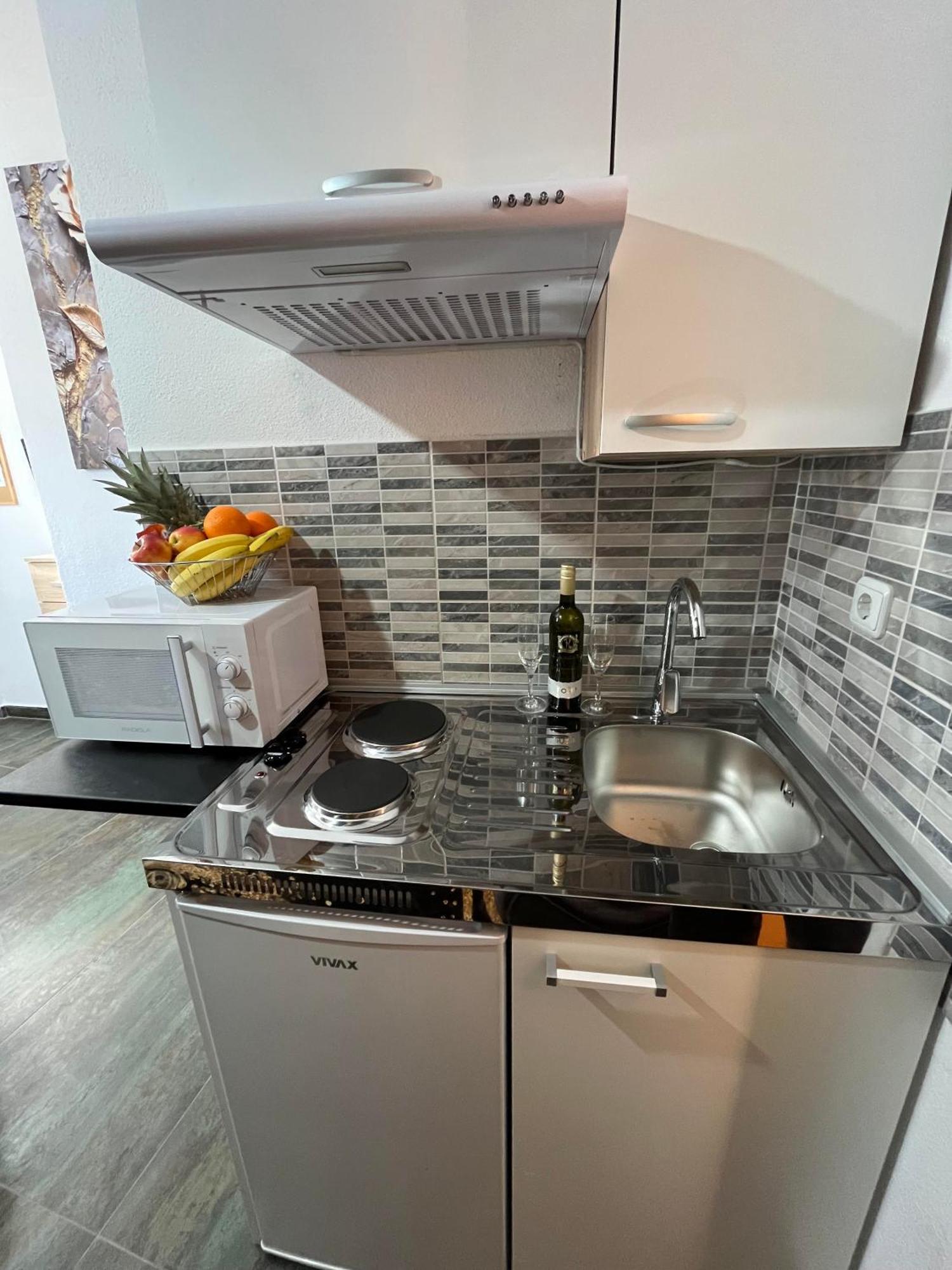 Marinovi Dvori Apartman Slatine Kültér fotó