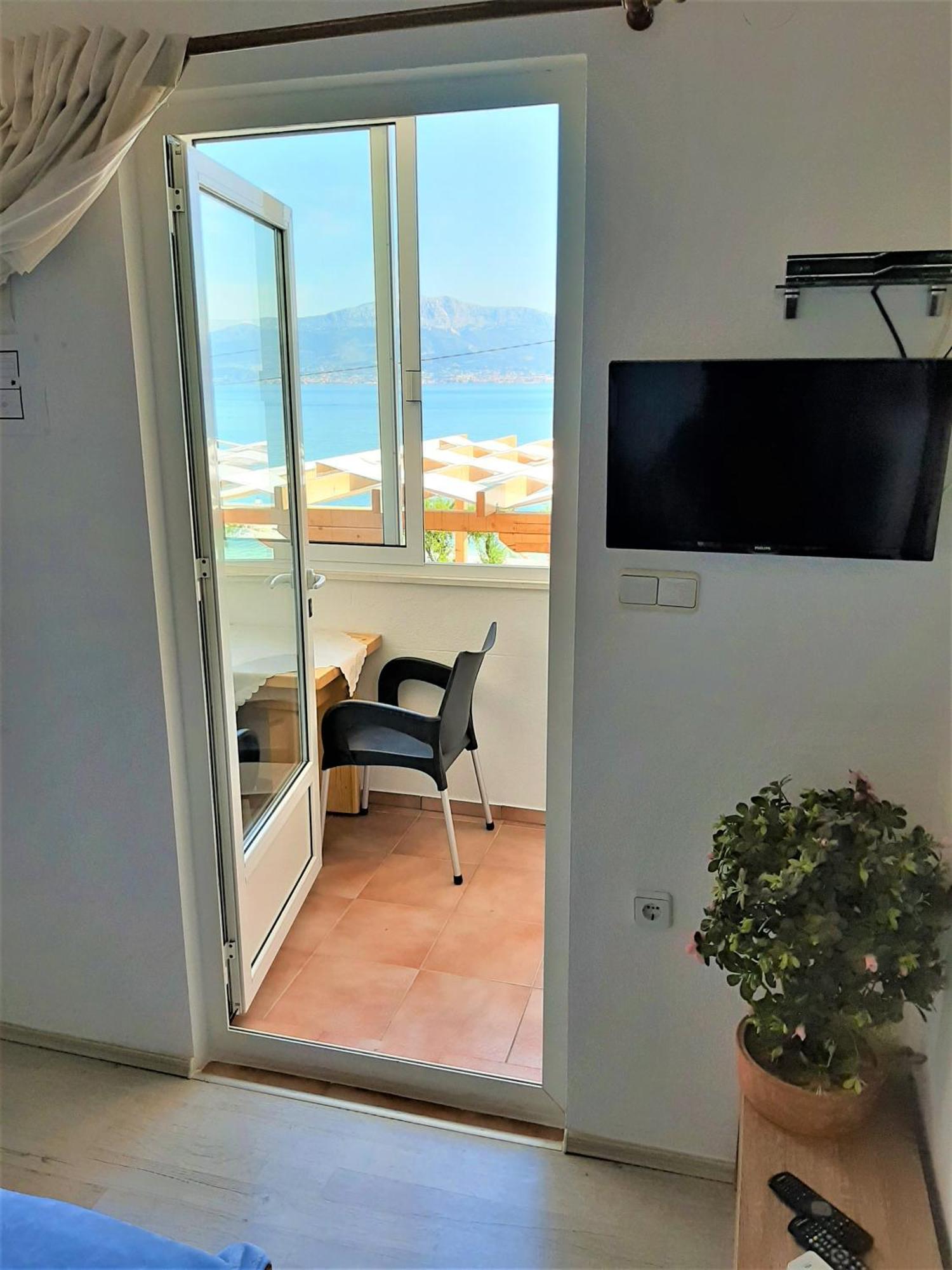 Marinovi Dvori Apartman Slatine Kültér fotó